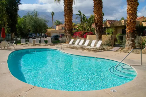 The Oasis Resort 4